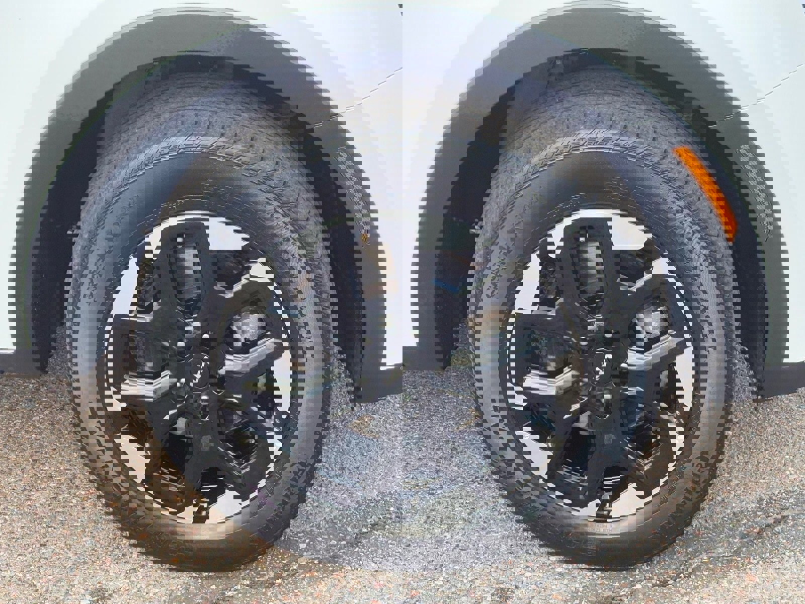 Used 2024 Kia Sorento S image 8