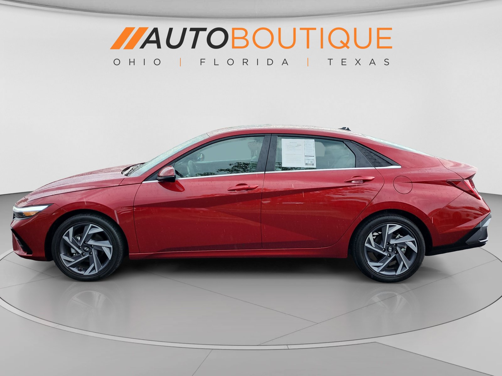 Used 2026 Hyundai Elantra Limited FWD image 2