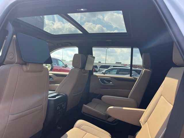 Used 2024 Chevrolet Tahoe Premier w/ Advanced Technology Package AWD/4WD image 7