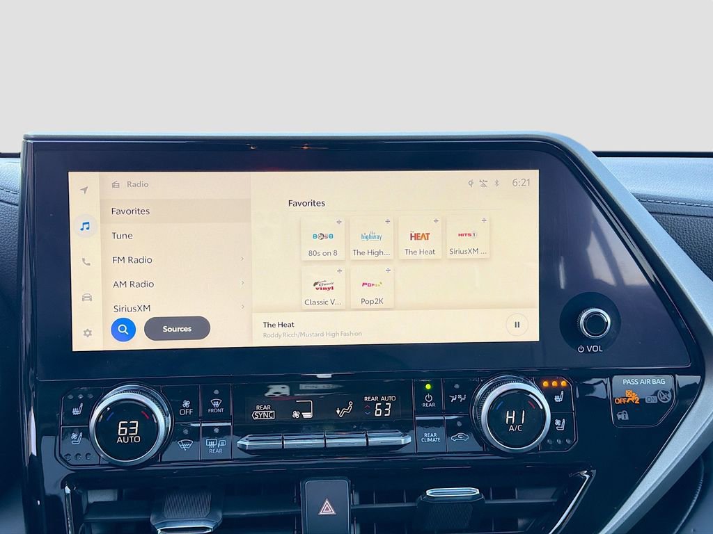 Used 2023 Toyota Highlander Limited image 35