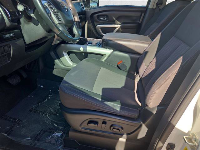 Used 2021 Nissan Titan SV w/ SV Convenience Package AWD/4WD image 16