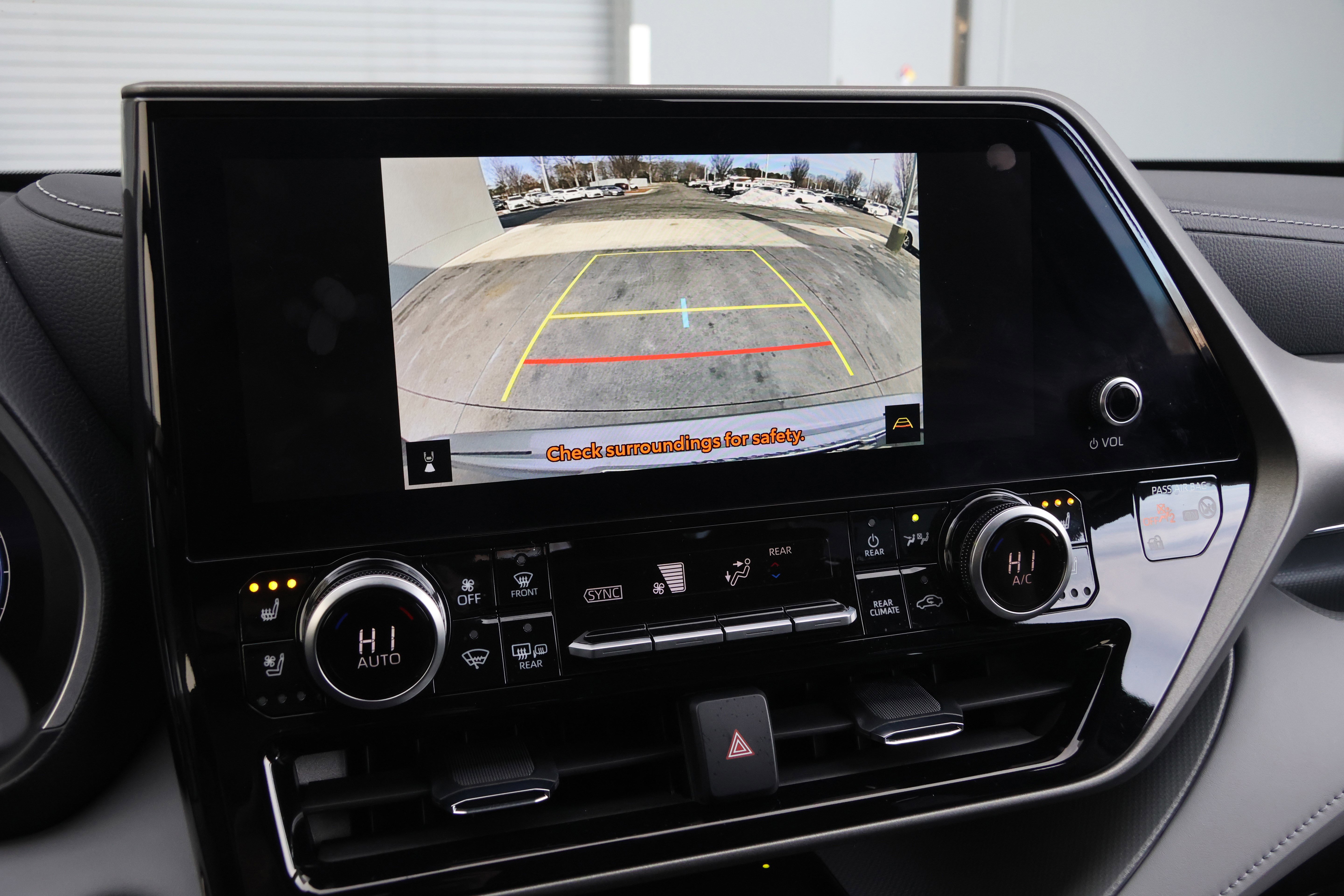 Used 2025 Toyota Highlander Limited image 24