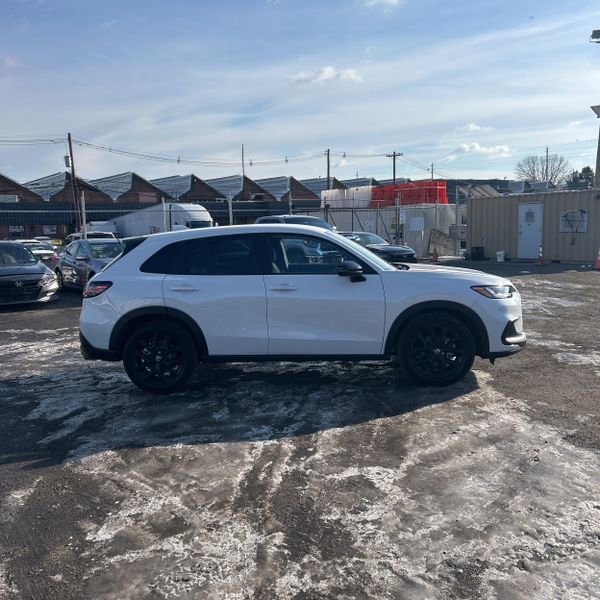 Used 2025 Honda HR-V Sport image 12