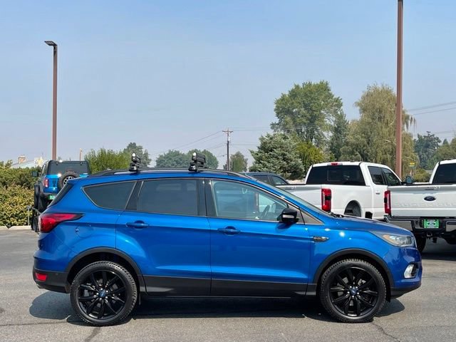 Used 2019 Ford Escape Titanium AWD/4WD image 2
