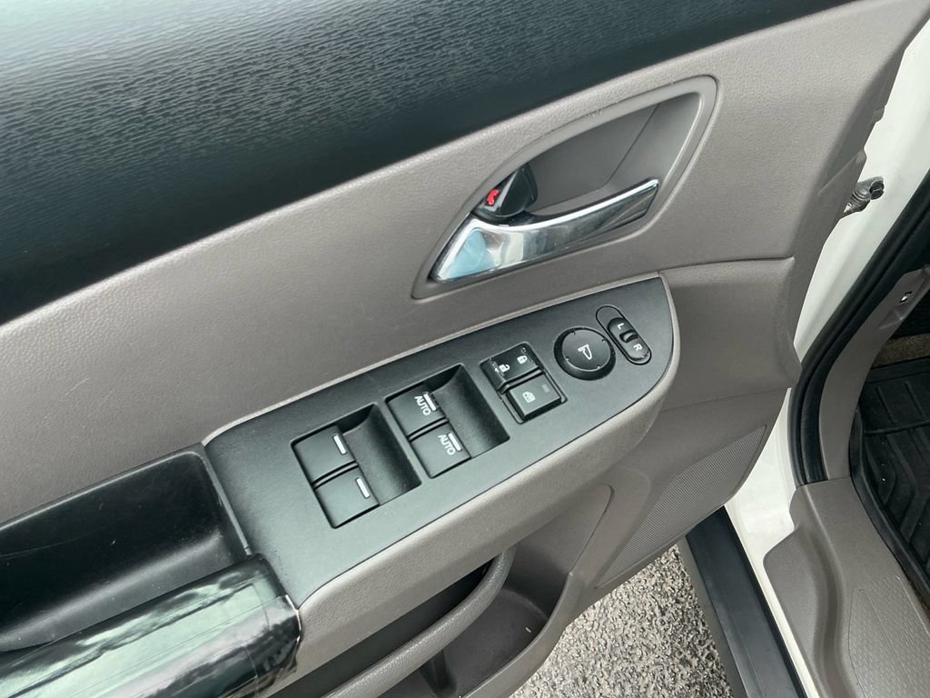 Used 2015 Honda Odyssey EX-L image 16