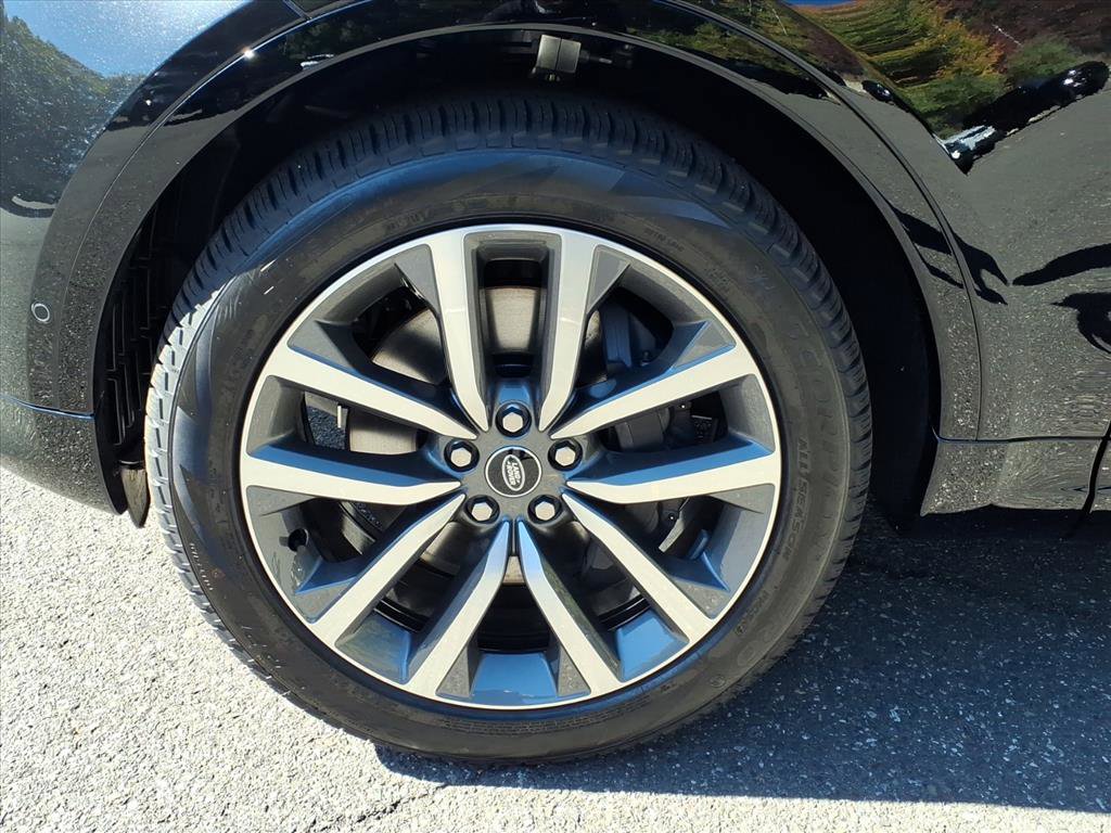 New 2026 Land Rover Discovery Limited Edition image 9