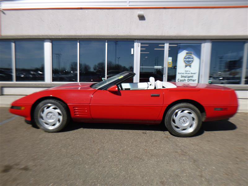 Used 1992 Chevrolet Corvette Convertible RWD image 3
