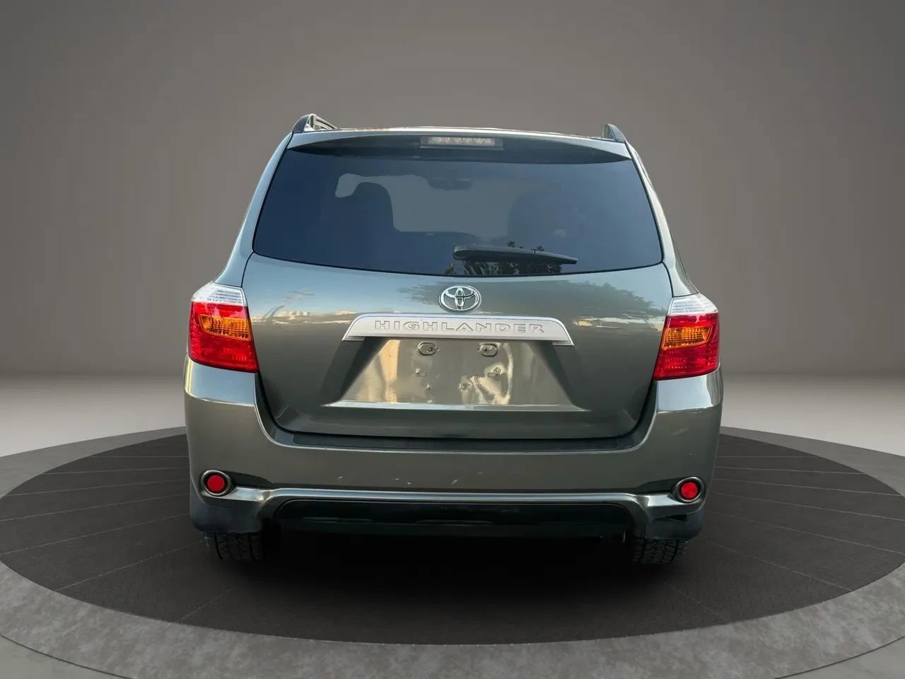 Used 2010 Toyota Highlander 2WD image 4