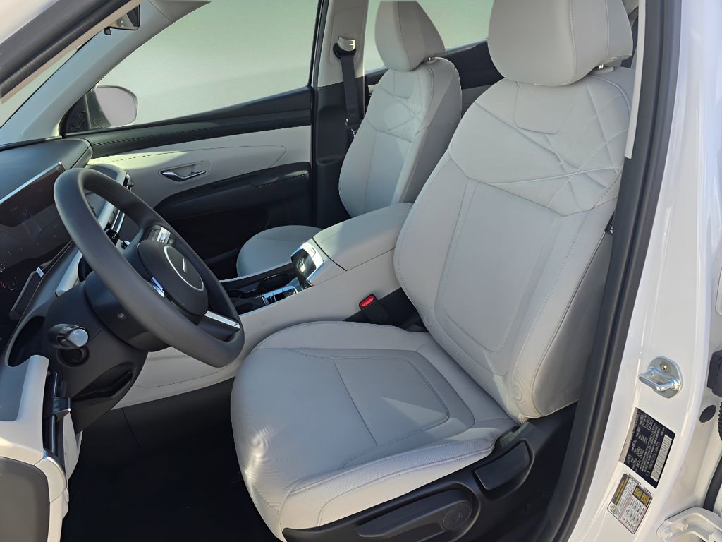 New 2026 Hyundai Tucson SE image 13