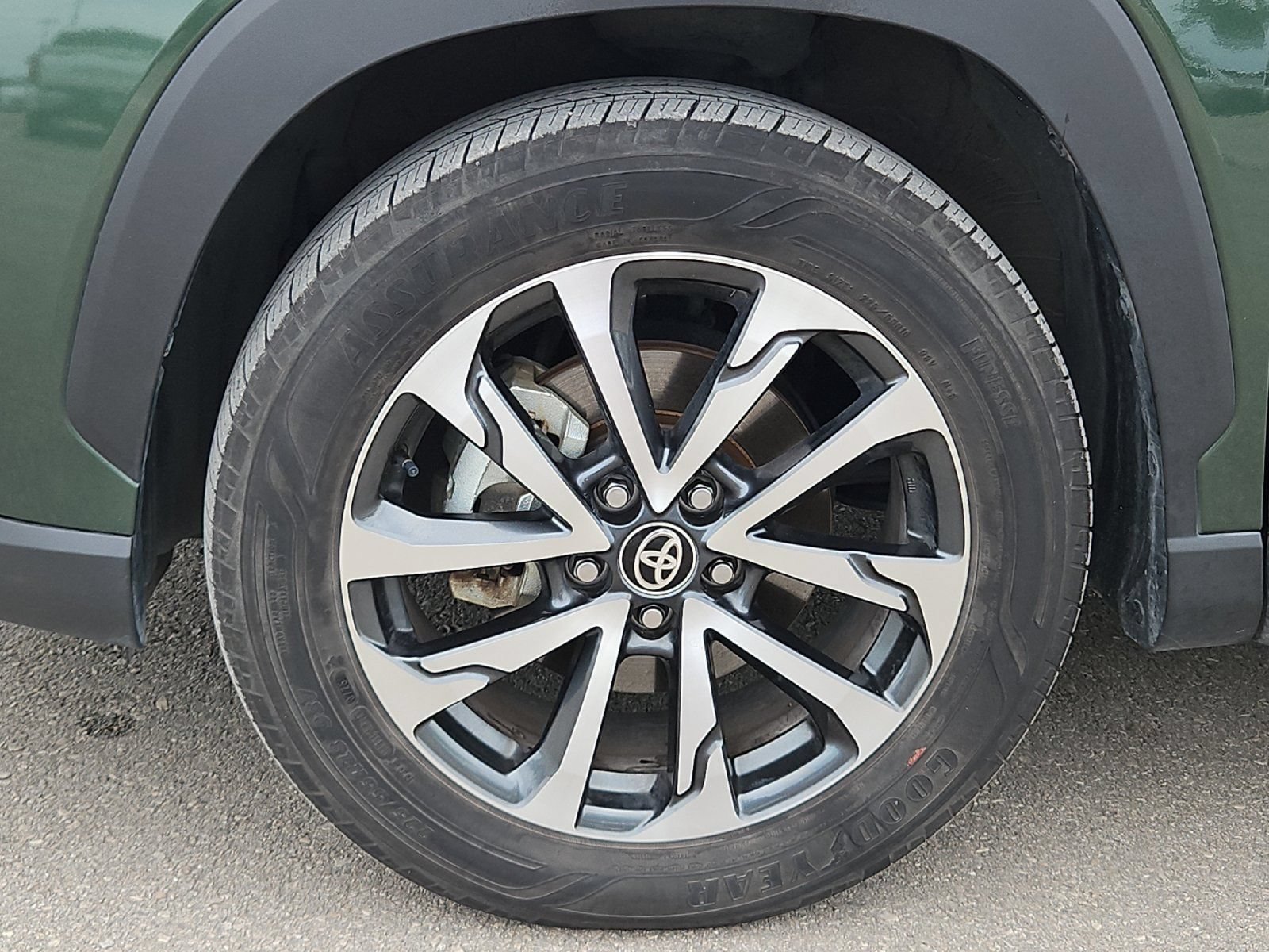 Certified 2025 Toyota Corolla Cross XLE FWD image 23