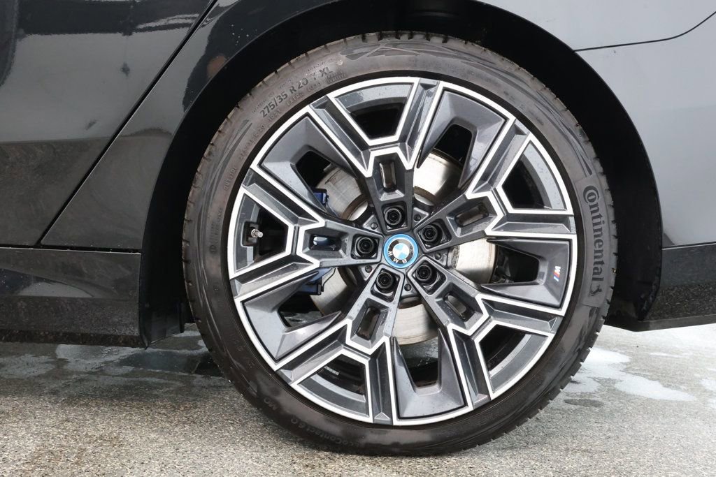 Used 2024 BMW i5 eDrive40i w/ M Sport Package image 9
