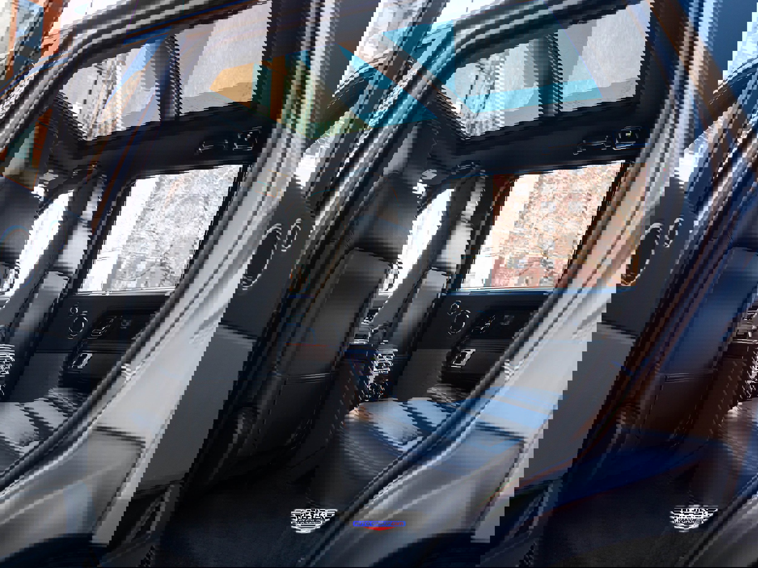 Used 2020 Land Rover Range Rover Long Wheelbase HSE image 21