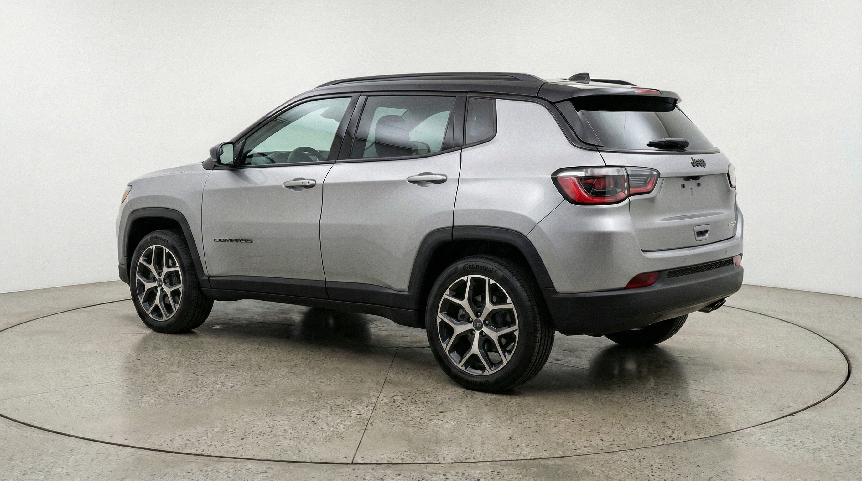 Used 2025 Jeep Compass Limited image 6