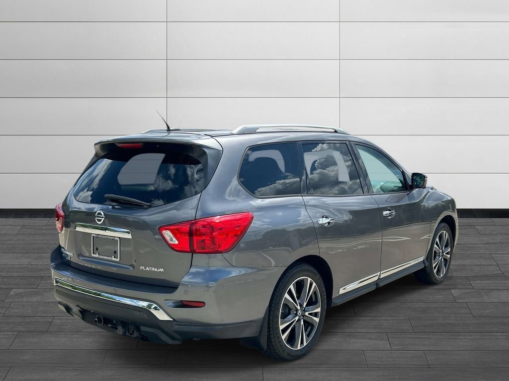 Used 2017 Nissan Pathfinder Platinum w/ Family Entertainment Package FWD image 5