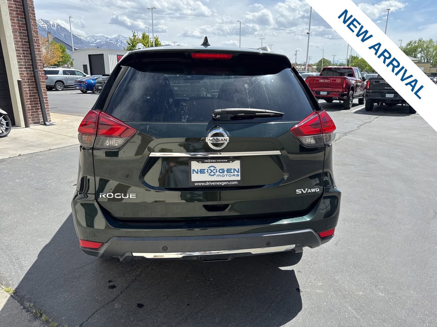 Used 2020 Nissan Rogue SV image 6