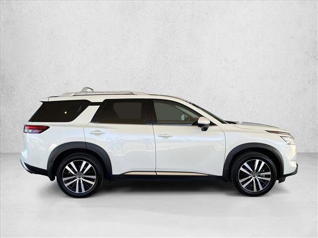 Used 2023 Nissan Pathfinder Platinum image 4