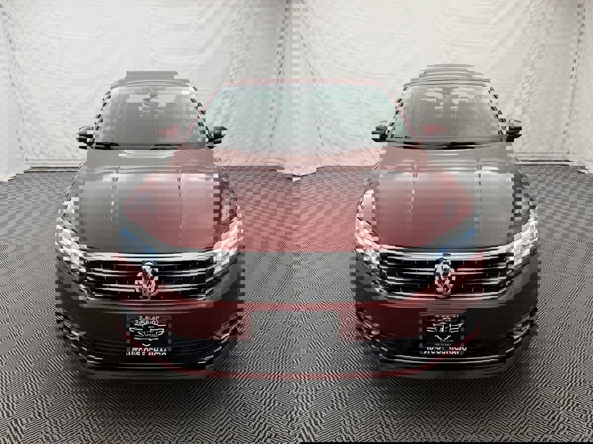 Used 2016 Volkswagen Passat 1.8T SEL Premium image 3