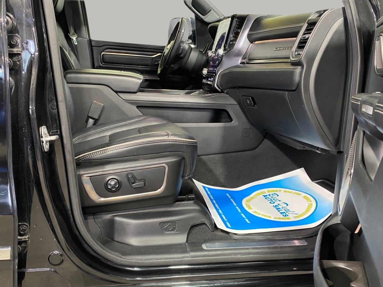 Used 2019 RAM 1500 Limited image 29