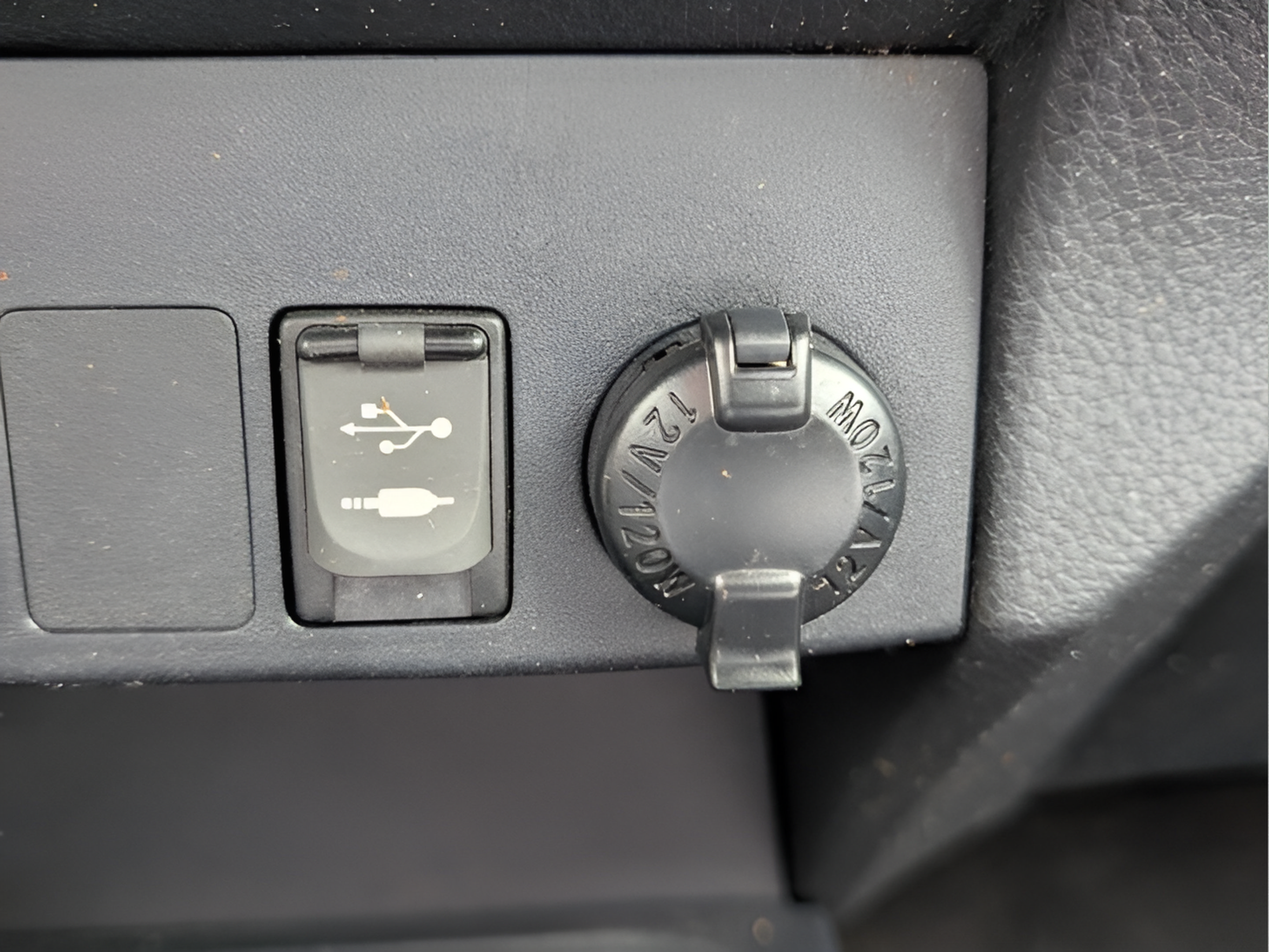 Used 2017 Toyota RAV4 Limited AWD/4WD image 20