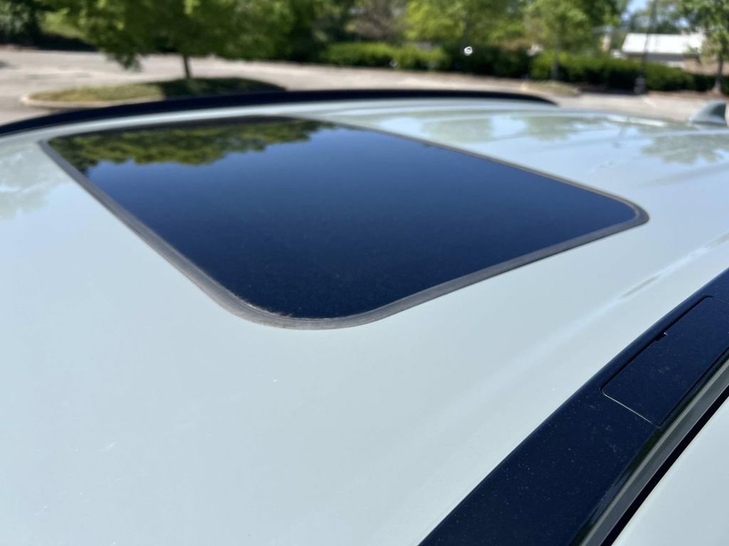 Used 2022 Toyota RAV4 XLE w/ Convenience Package FWD image 12