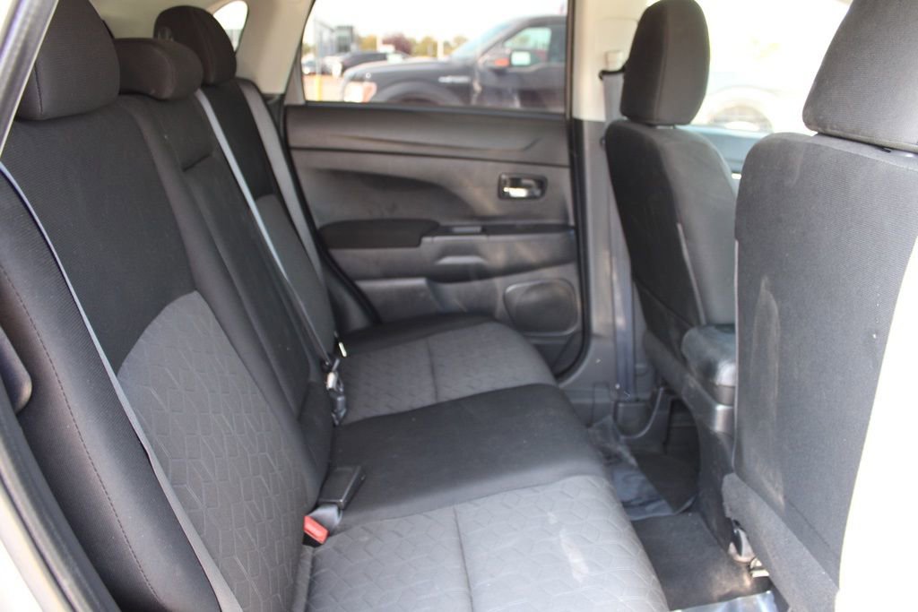 Used 2020 Mitsubishi Outlander Sport ES image 19