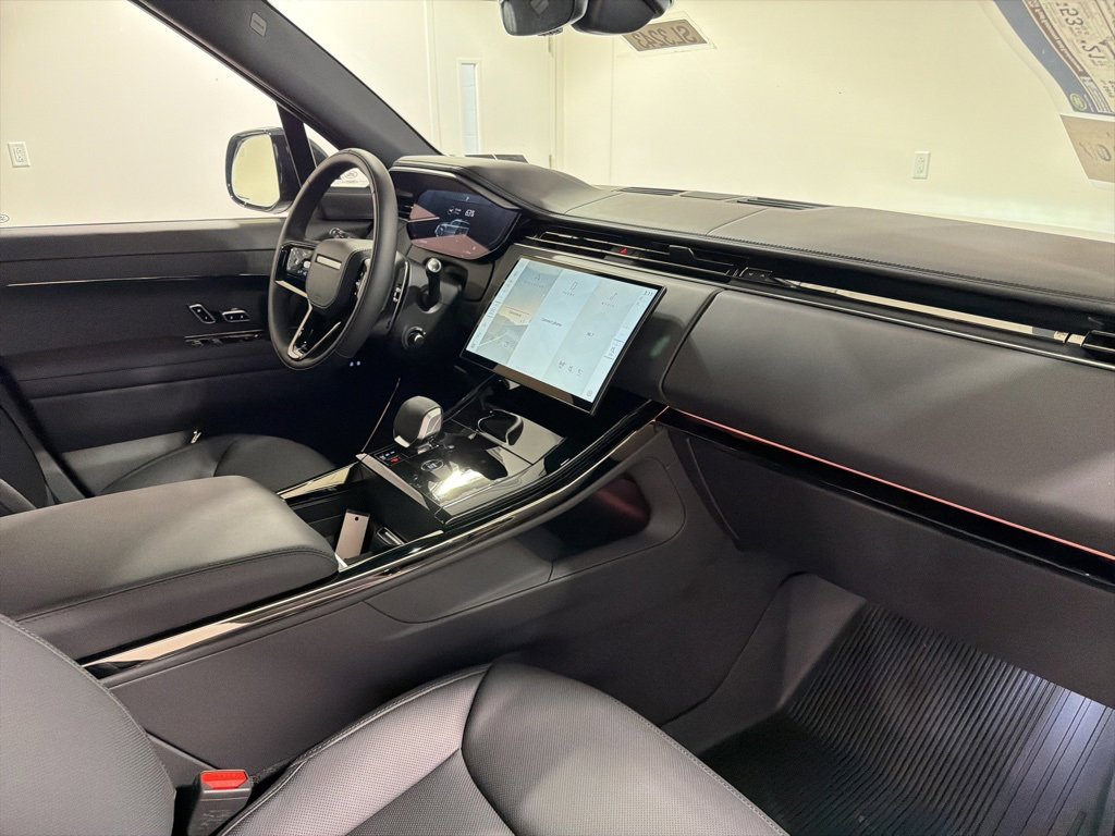 New 2025 Land Rover Range Rover Sport Dynamic SE image 24