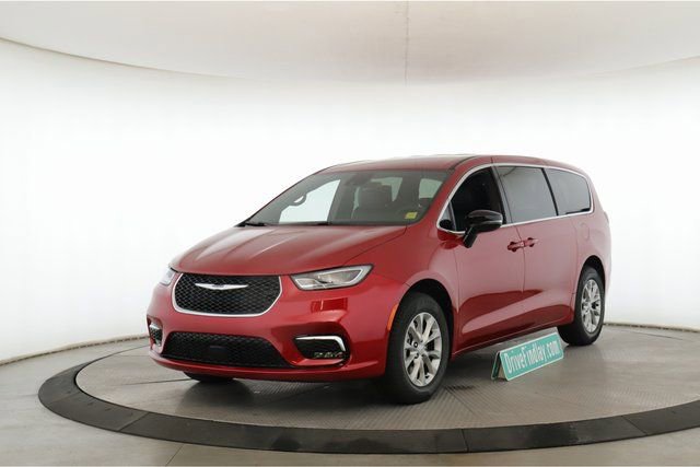 New 2026 Chrysler Pacifica Select image 10