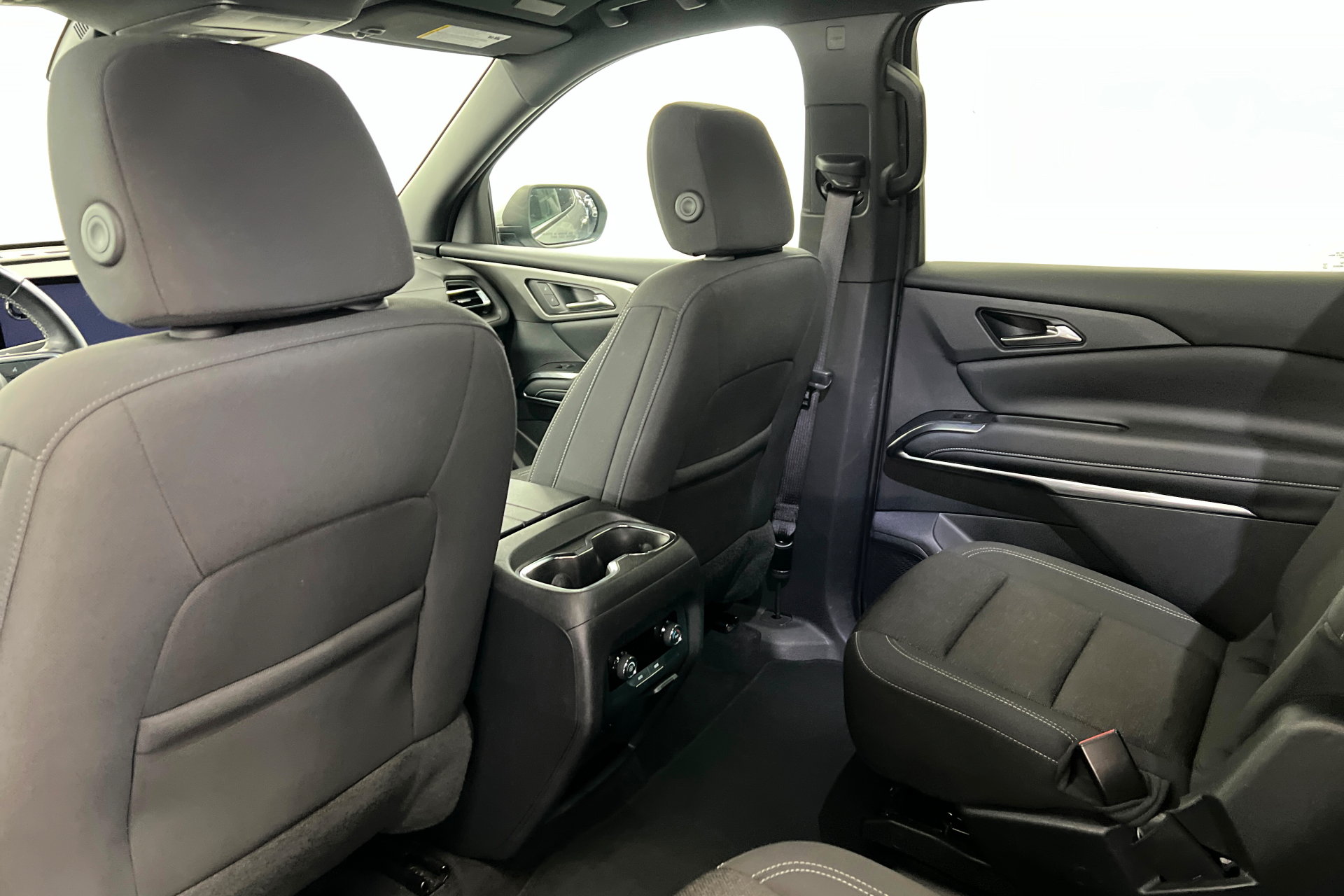 Used 2024 Chevrolet Traverse LT AWD/4WD image 16