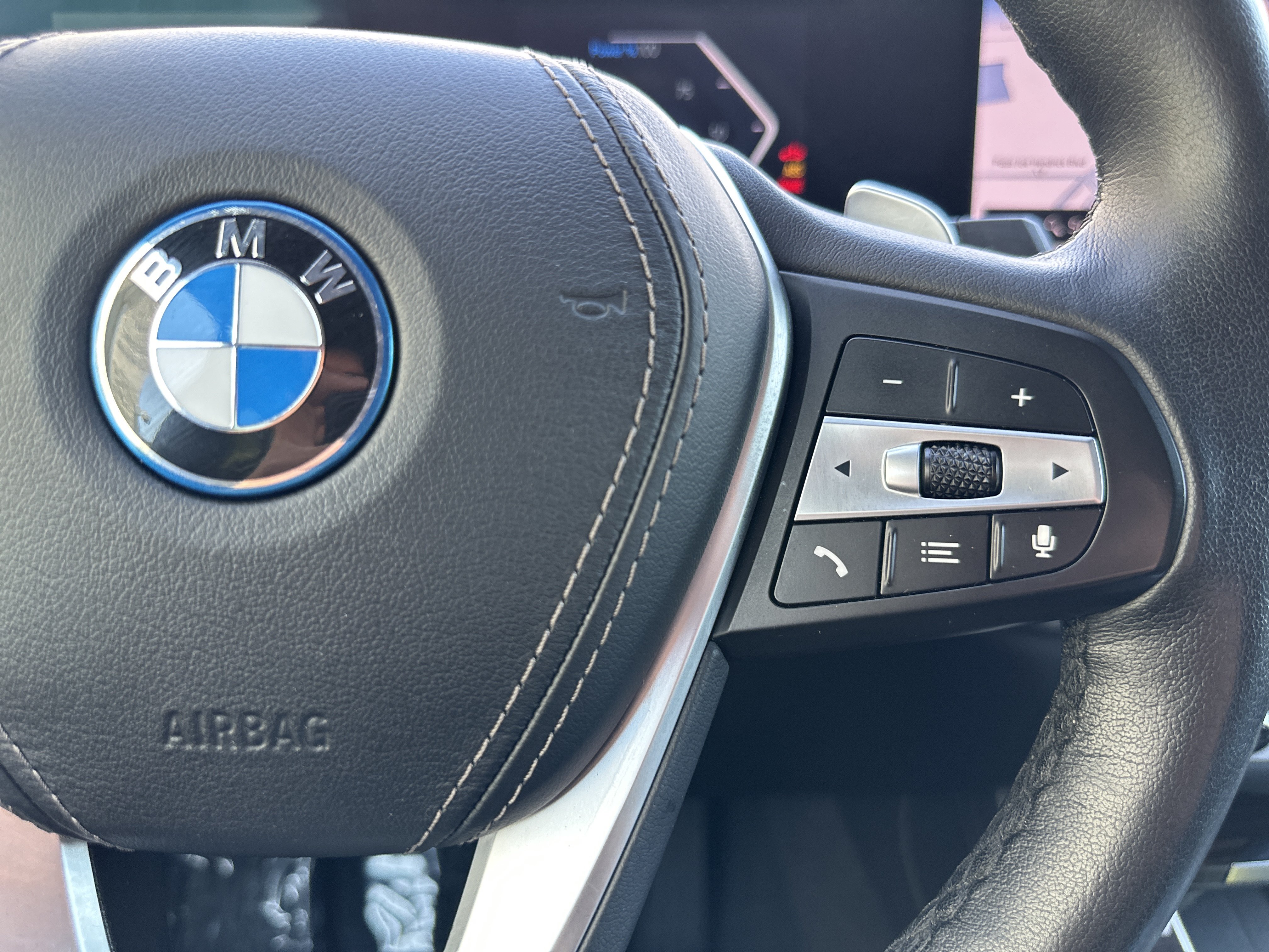 Used 2025 BMW X5 xDrive50e AWD/4WD image 23