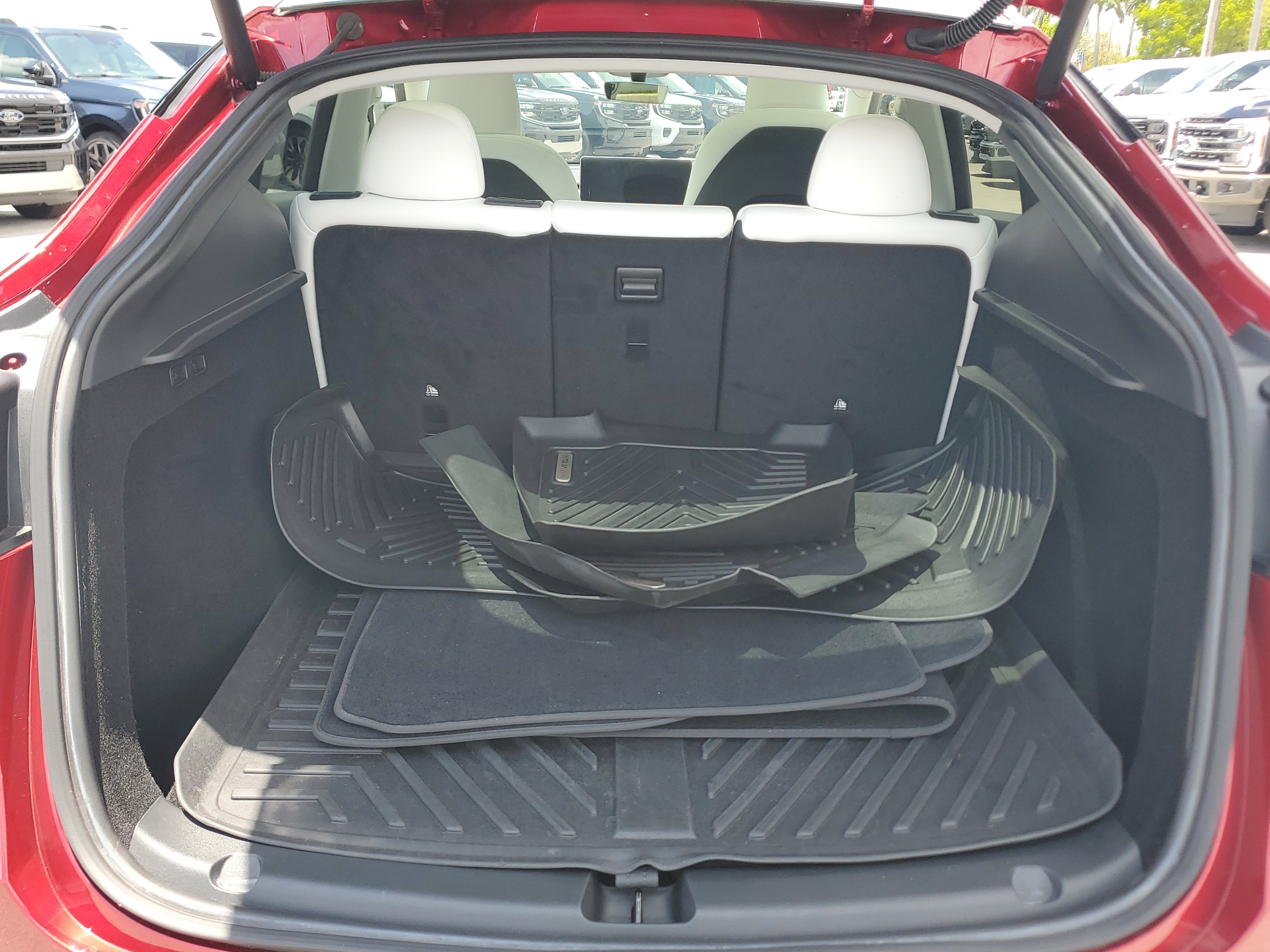Used 2024 Tesla Model Y Long Range RWD image 16