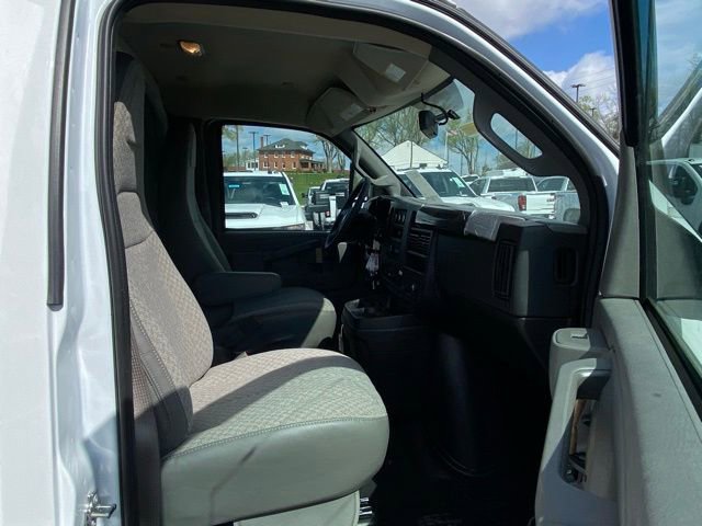 New 2024 GMC Savana 3500 w/ Power Convenience Package image 29