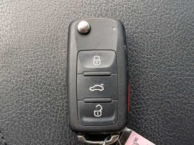 Used 2017 Volkswagen Passat 1.8T R-Line w/ R-Line Lighting Package FWD image 27