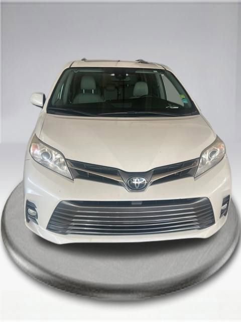 Used 2020 Toyota Sienna XLE image 16