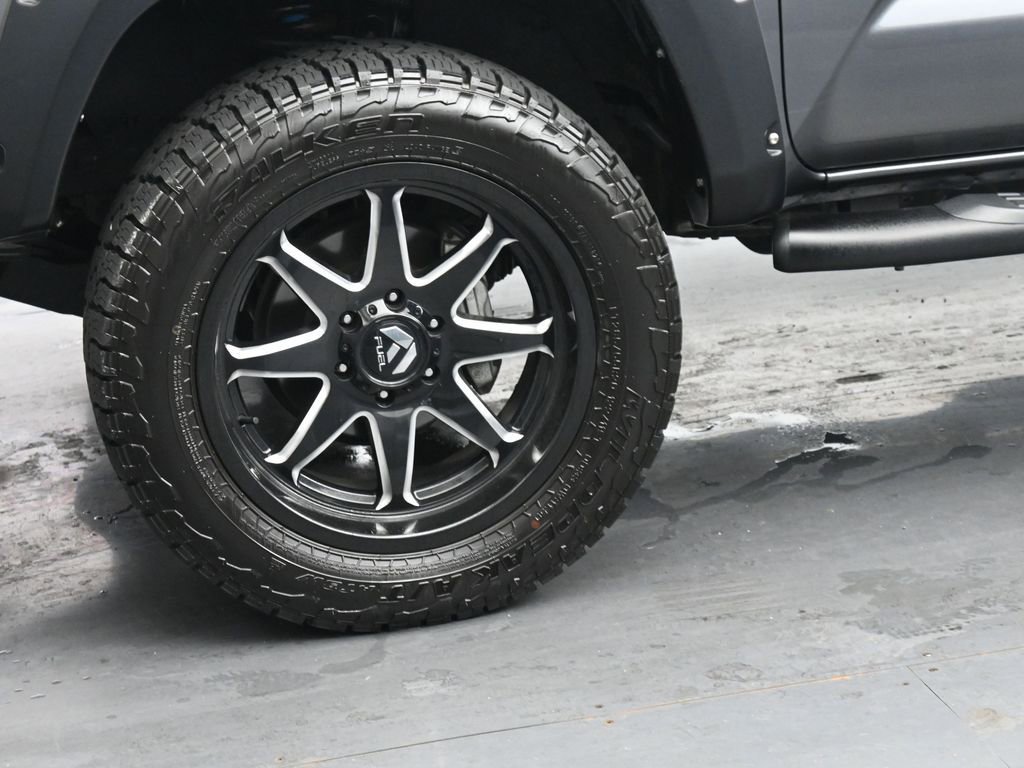 Used 2022 Toyota Tacoma TRD Off-Road w/ Technology Package image 12