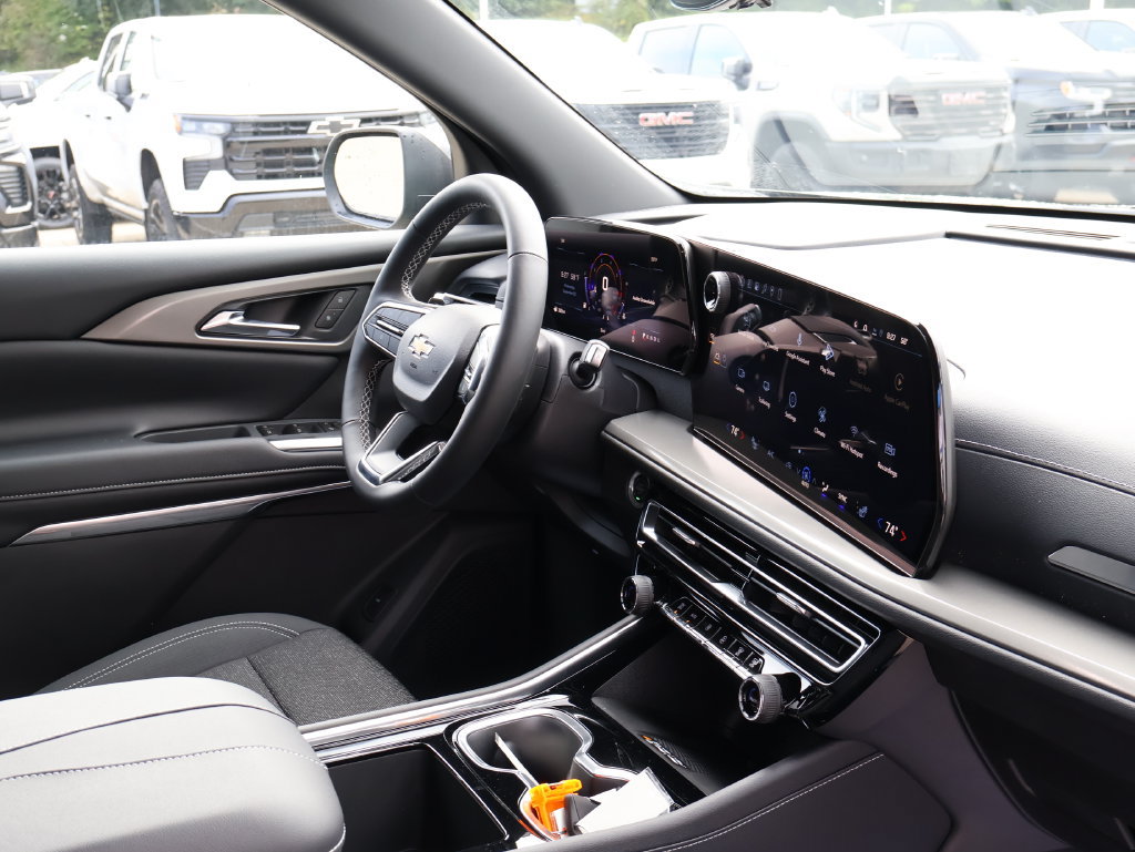 New 2027 Chevrolet Traverse LT w/ Driver Confidence Package FWD image 37