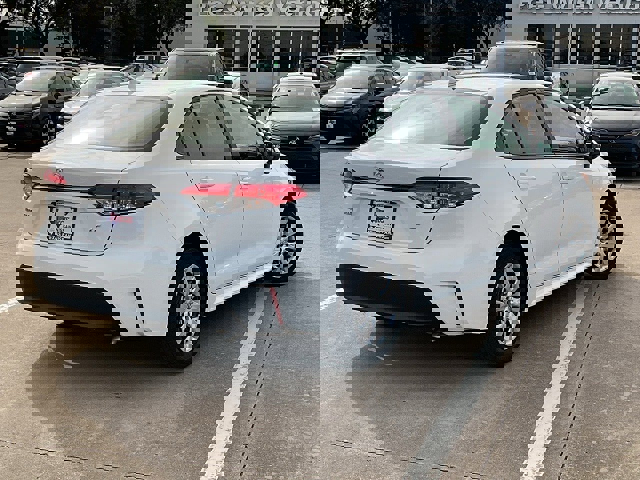 Used 2025 Toyota Corolla LE image 5