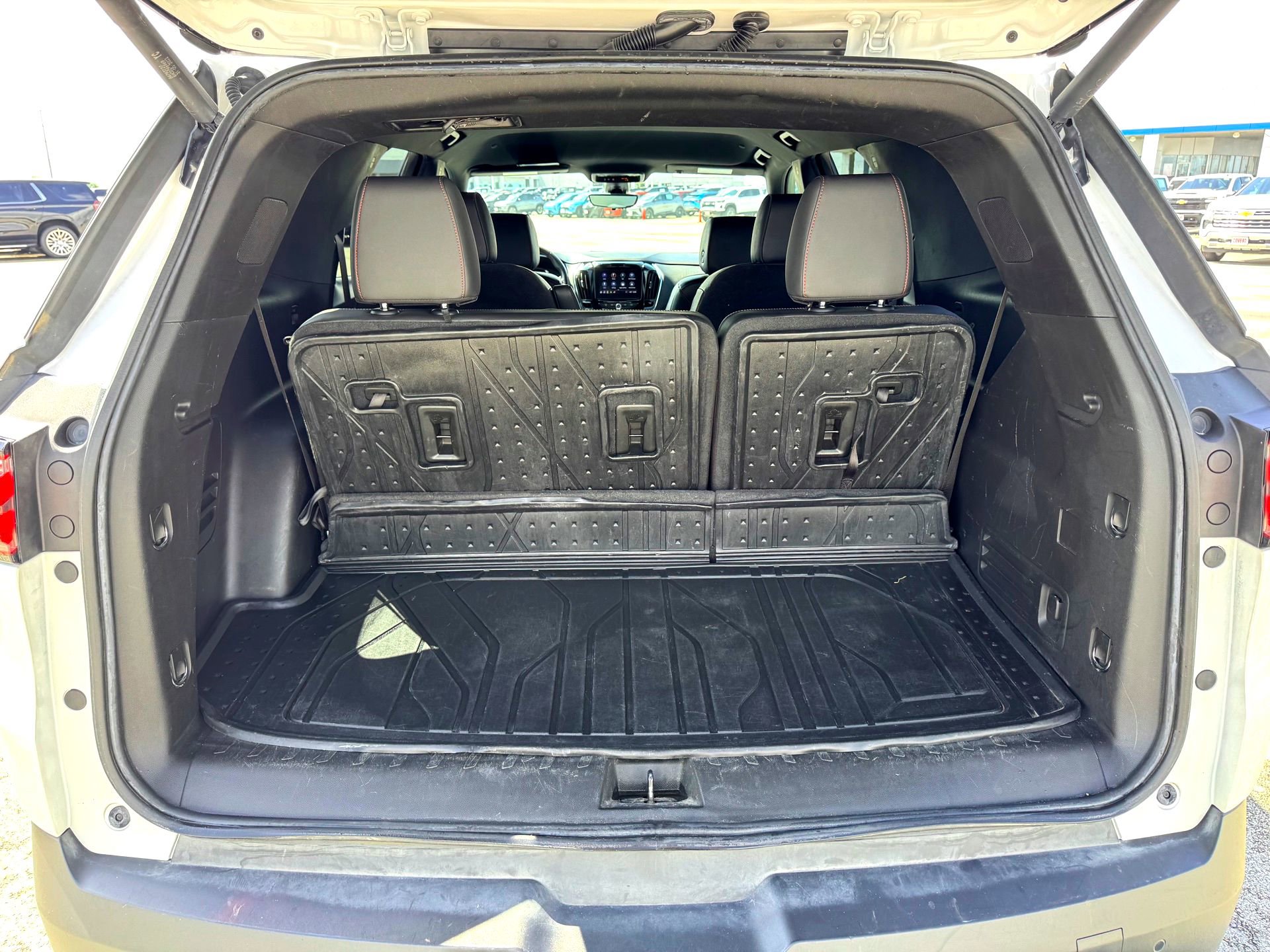 Used 2022 Chevrolet Traverse RS w/ LPO, Floor Liner Package FWD image 8