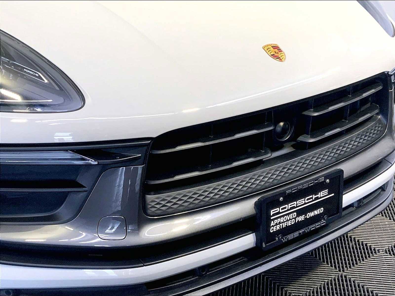 Certified 2023 Porsche Macan Turbo image 34