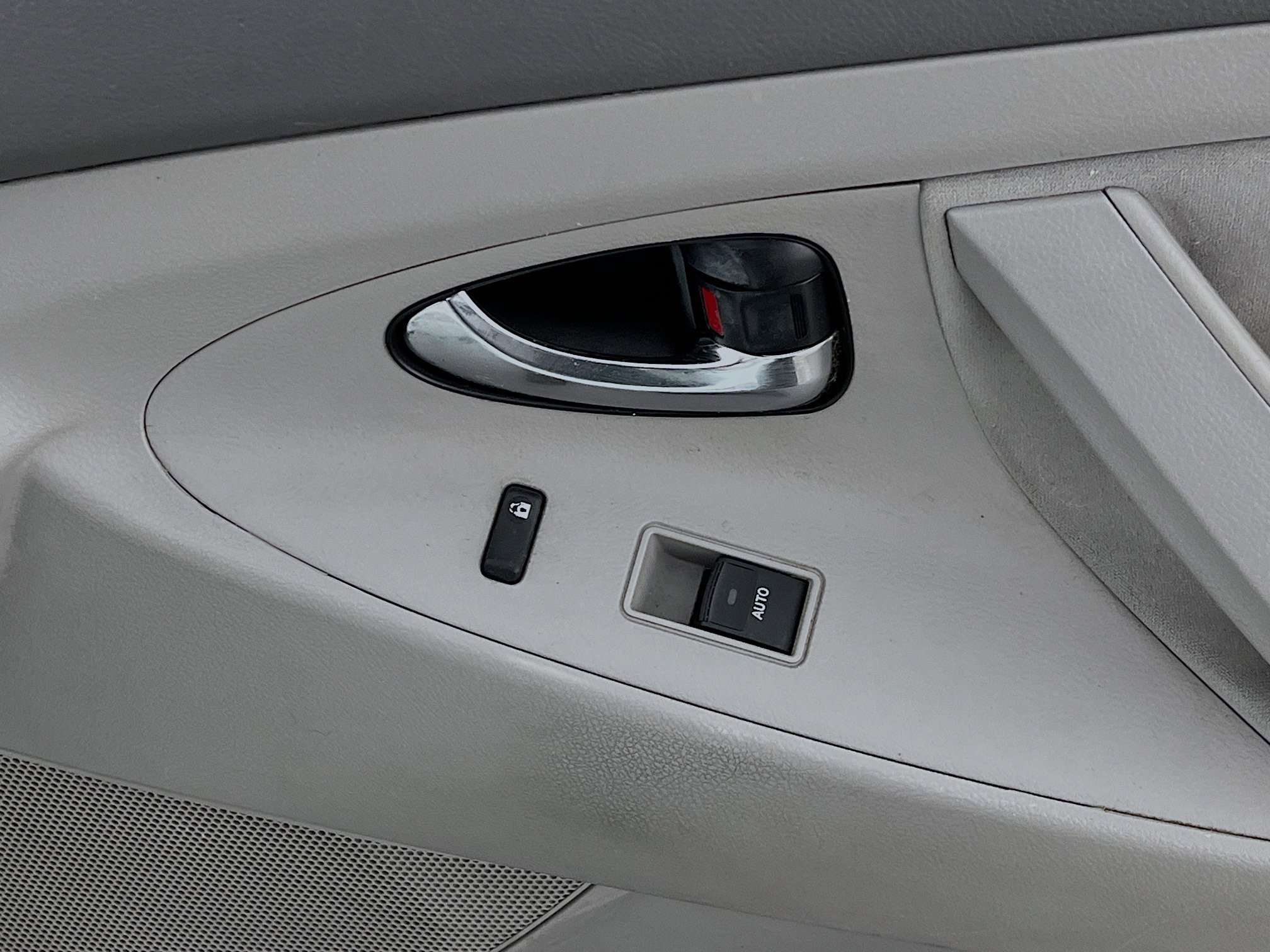 Used 2011 Toyota Camry LE image 30