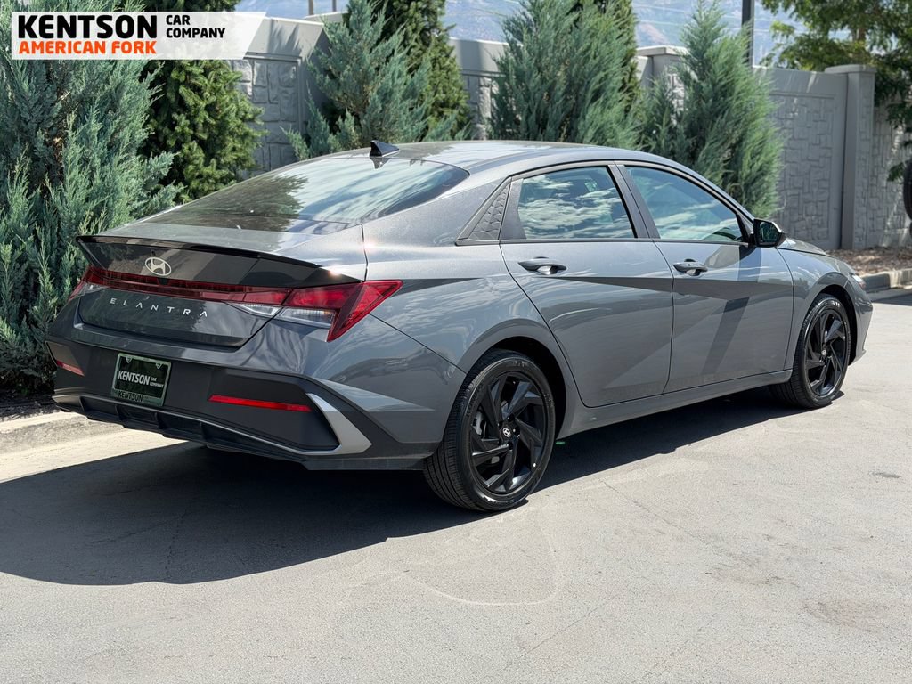 Used 2026 Hyundai Elantra Sport FWD image 9