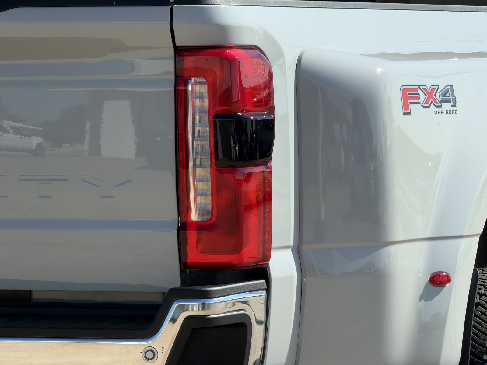 Used 2026 Ford F350 Lariat w/ Lariat Premium Package AWD/4WD image 13
