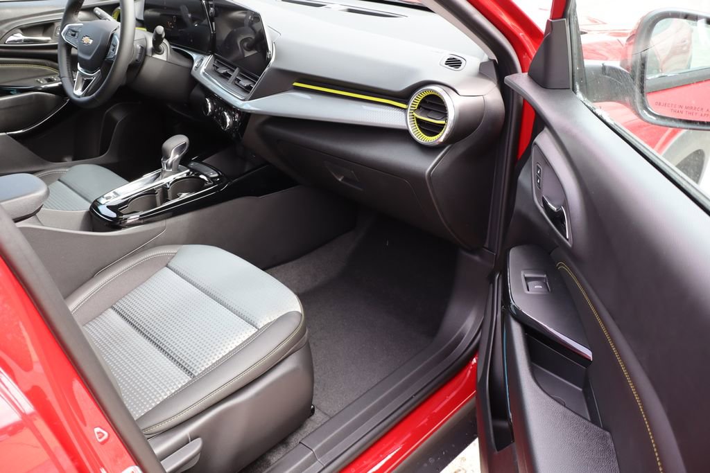 New 2026 Chevrolet Trax LT image 38