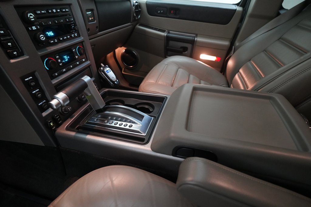 Used 2003 HUMMER H2 w/ Preferred Equipment Group image 28