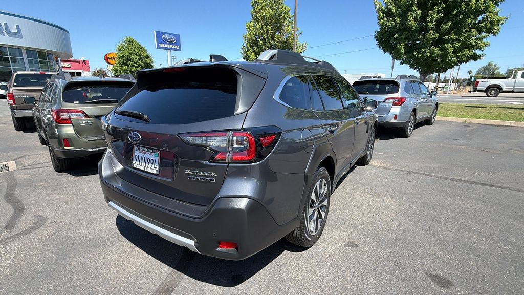 Used 2025 Subaru Outback Touring XT AWD/4WD image 4