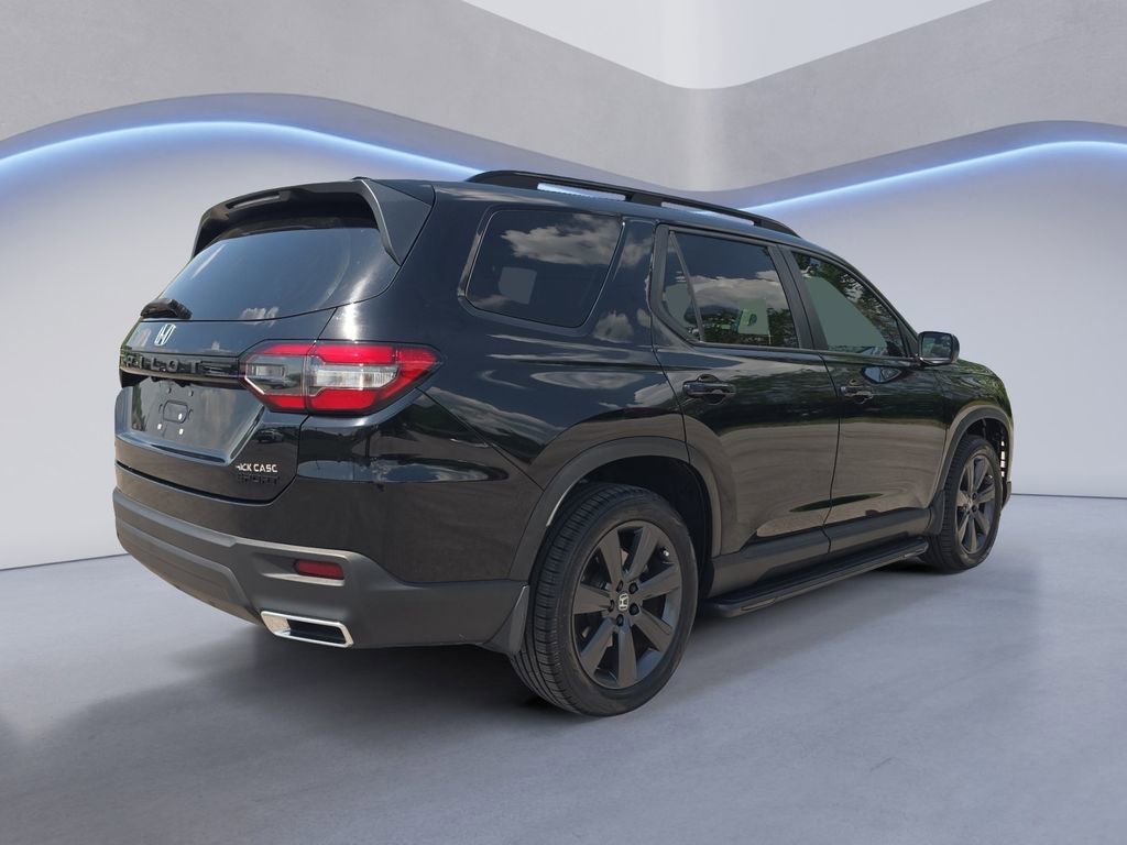 Used 2023 Honda Pilot Sport image 5