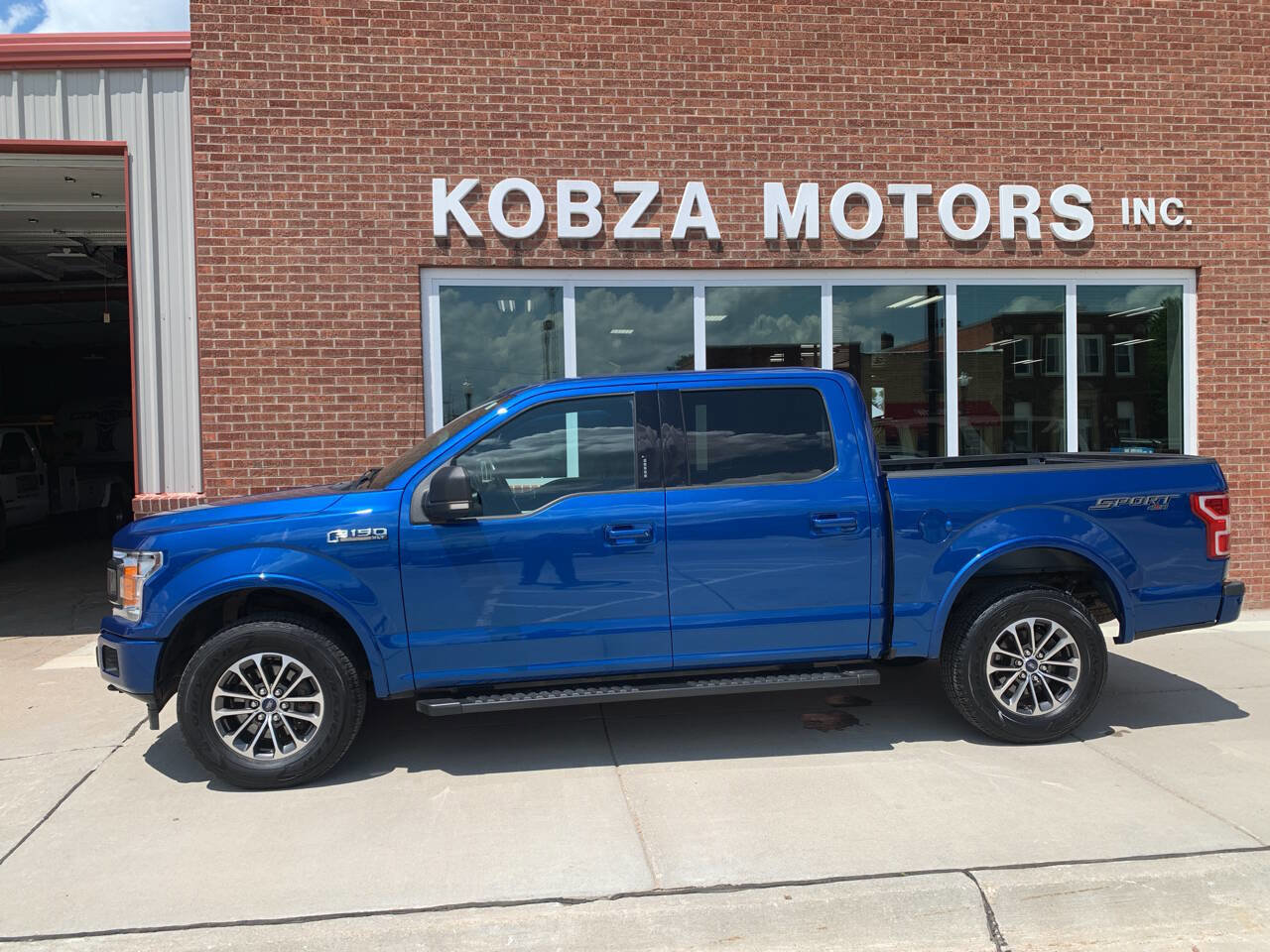 Used 2018 Ford F150 XLT image 1