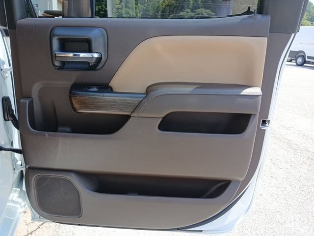 Used 2017 GMC Sierra 2500 Denali w/ Duramax Plus Package AWD/4WD image 27
