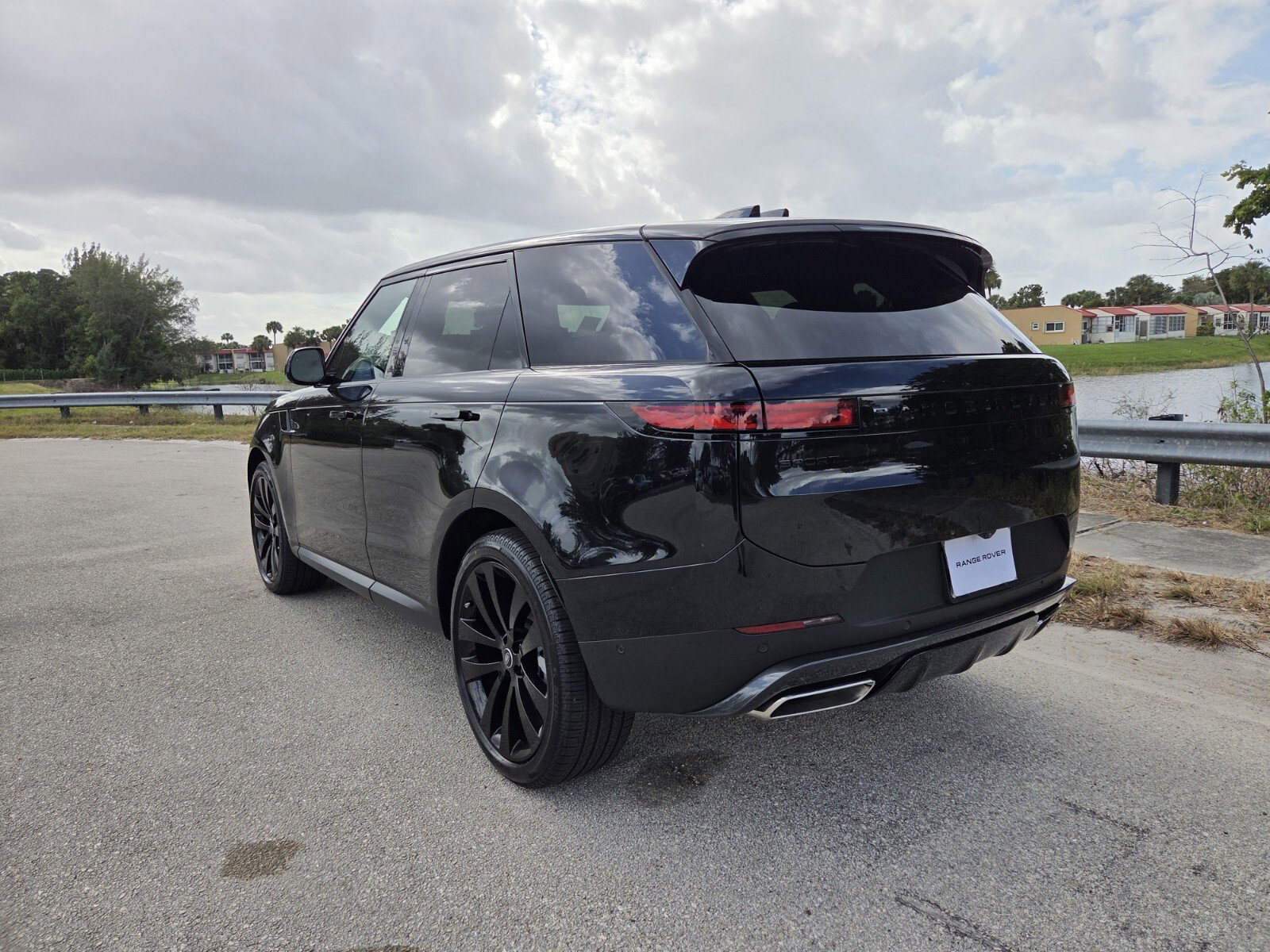 New 2025 Land Rover Range Rover Sport SE video 2