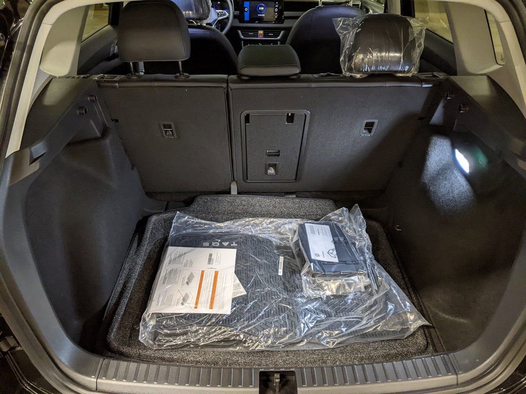 New 2026 Volkswagen Taos SE FWD image 26