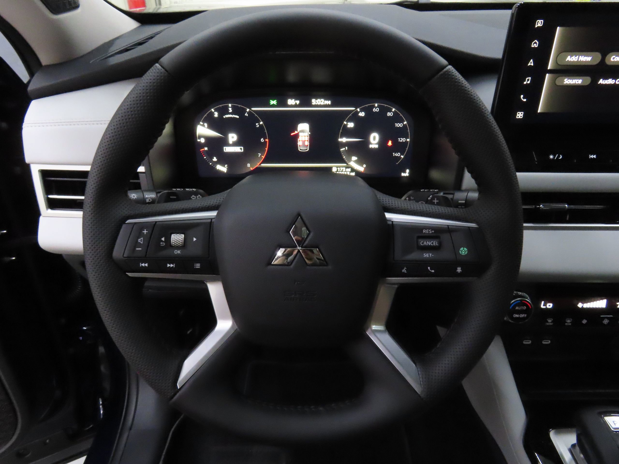 New 2025 Mitsubishi Outlander SE image 14